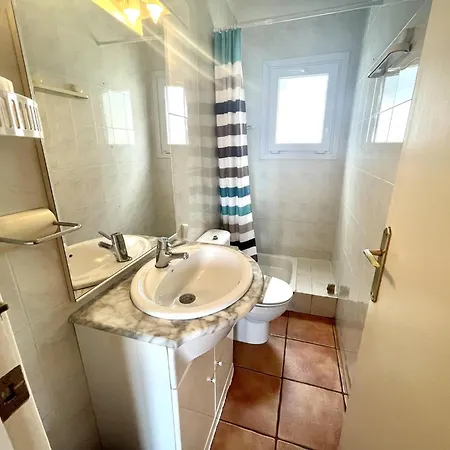 Apartment Rodas 3 Roses